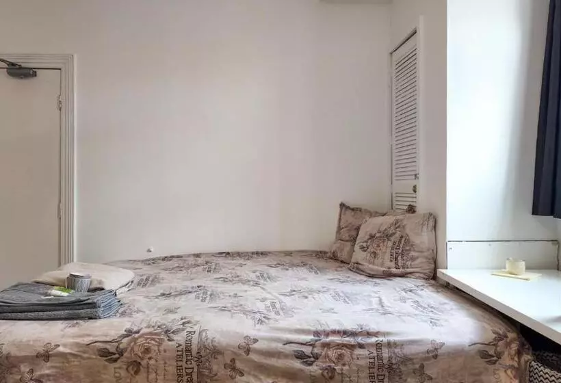 ペンション Pebbles Guest House Room 3