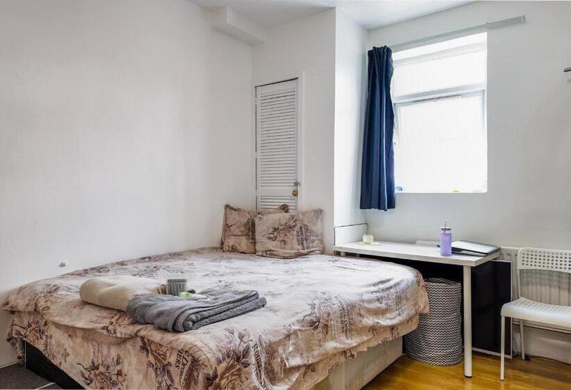 پانسیون Pebbles Guest House Room 3