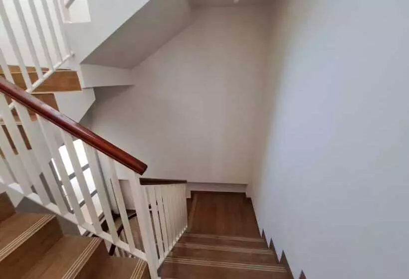 Hotelli Oyo 94026 Uma Arda Hometown