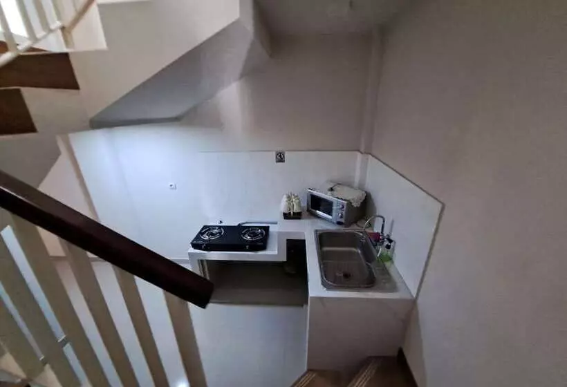 Hotelli Oyo 94026 Uma Arda Hometown