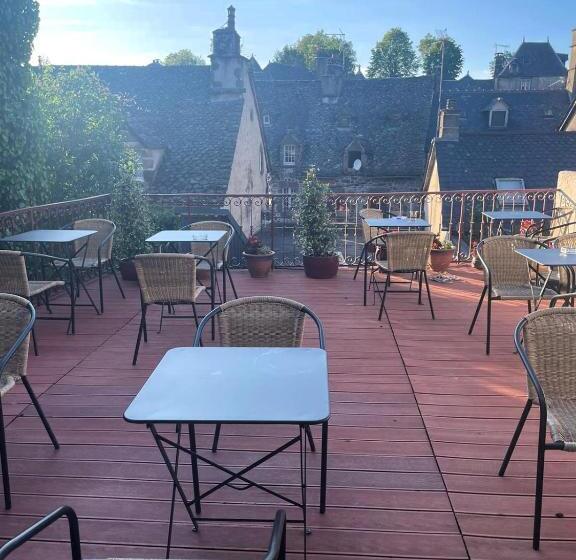 호텔 Hôtel Restaurant Le Beffroi