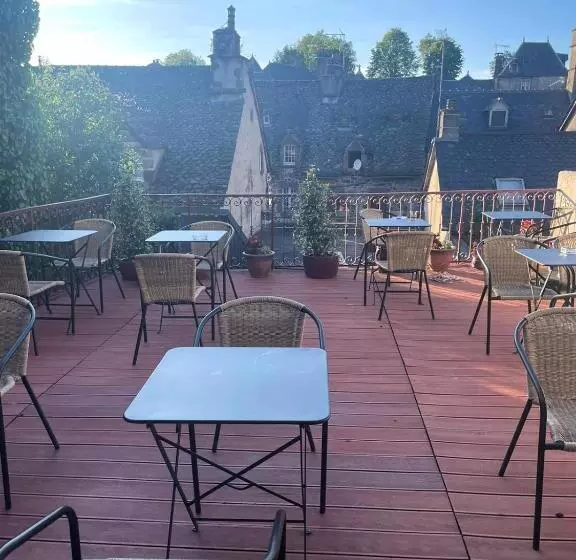 ホテル Hôtel Restaurant Le Beffroi