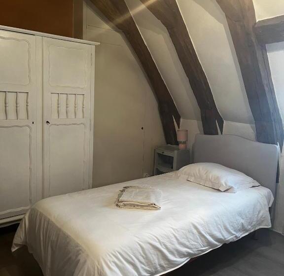 호텔 Hôtel Restaurant Le Beffroi