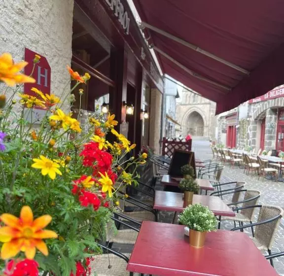 ホテル Hôtel Restaurant Le Beffroi