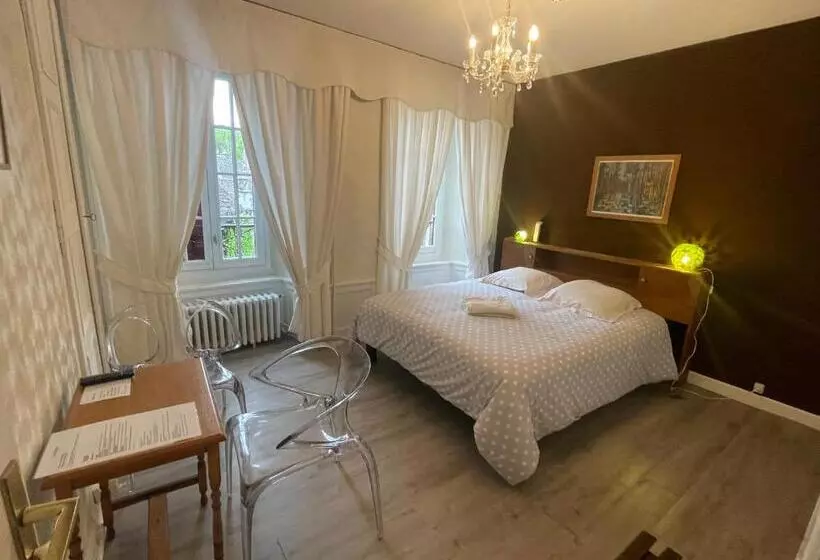 ホテル Hôtel Restaurant Le Beffroi