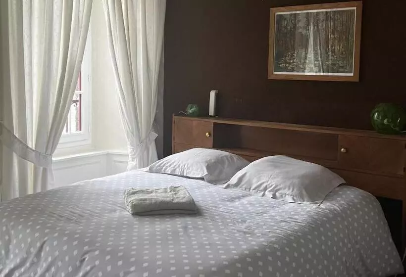 ホテル Hôtel Restaurant Le Beffroi