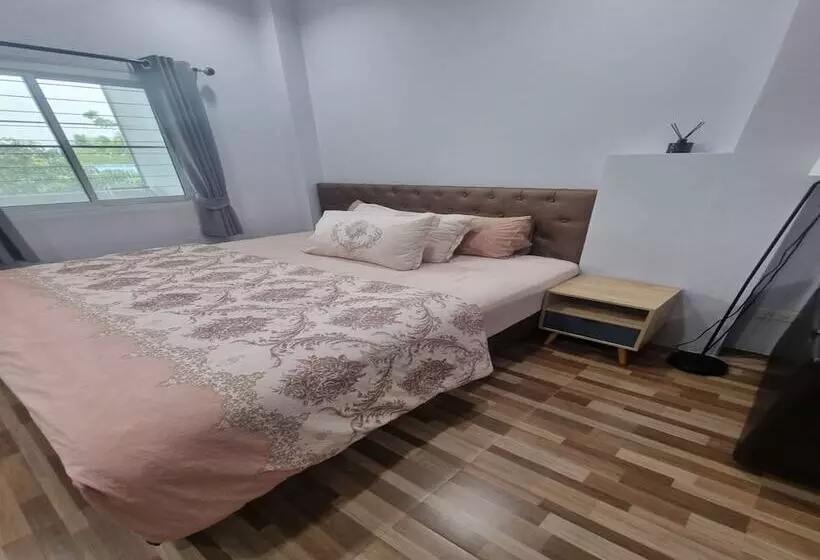 Hotelli Patamanan Residence Ang Thong