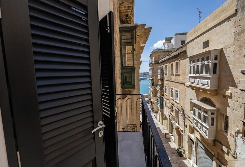 تختخواب و صبحانه Matilde Valletta Suites