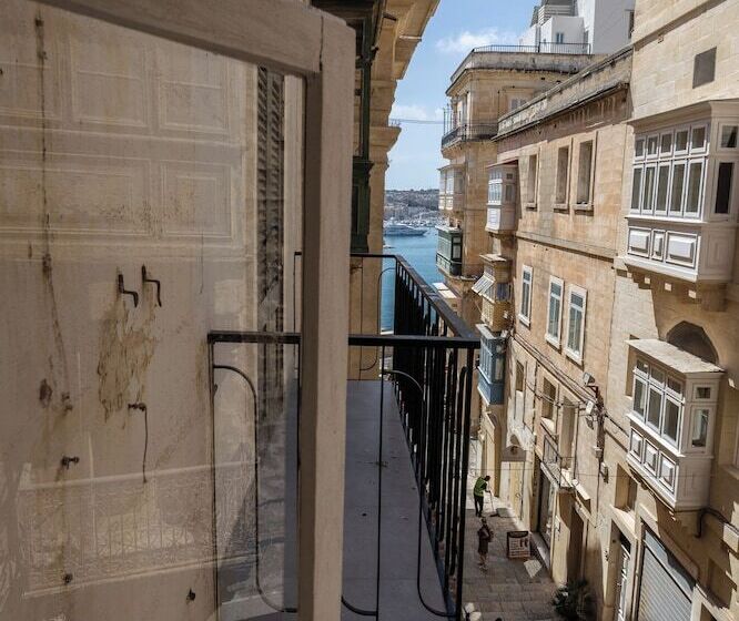 تختخواب و صبحانه Matilde Valletta Suites