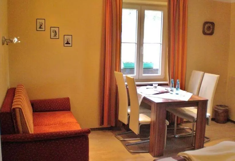 Hotelli Restaurant Hausberg Garmisch Partenkirchen