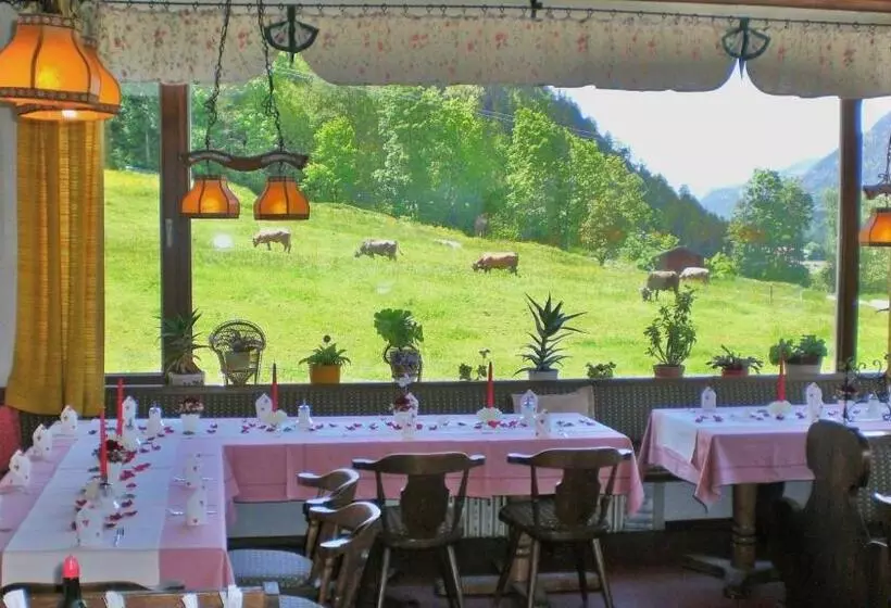 Hotelli Restaurant Hausberg Garmisch Partenkirchen