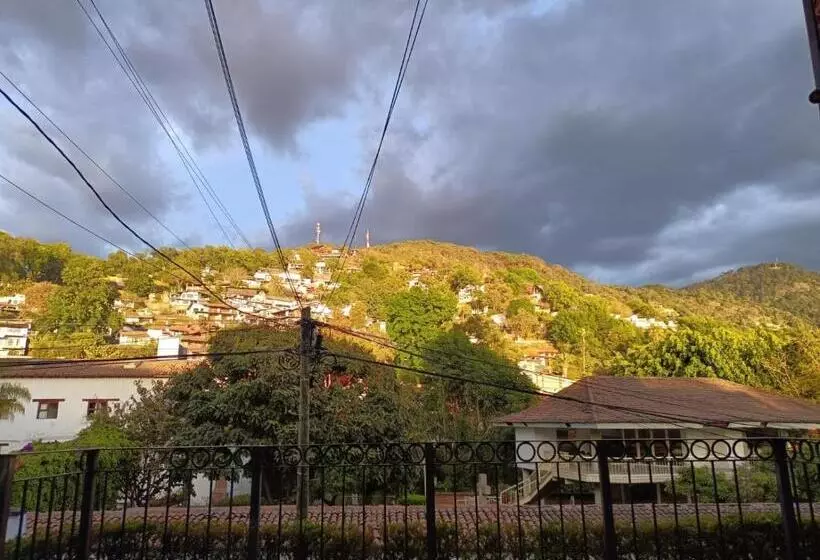 ユースホステル Valle De Ensueño