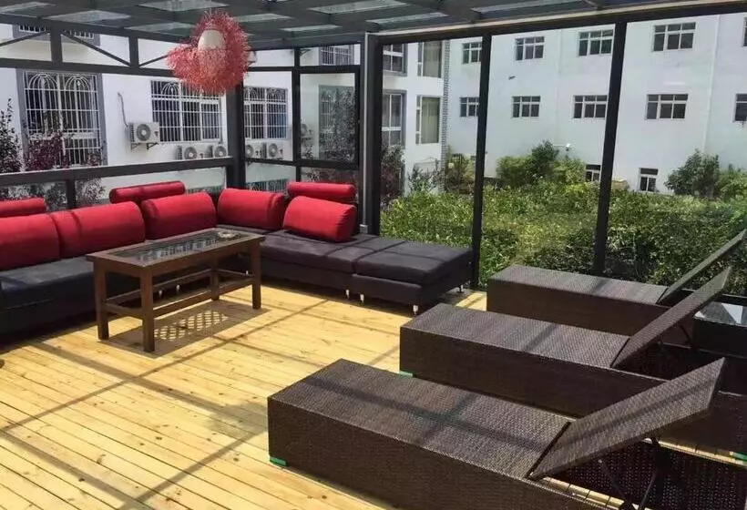 ユースホステル Mama Naxi Guesthouse