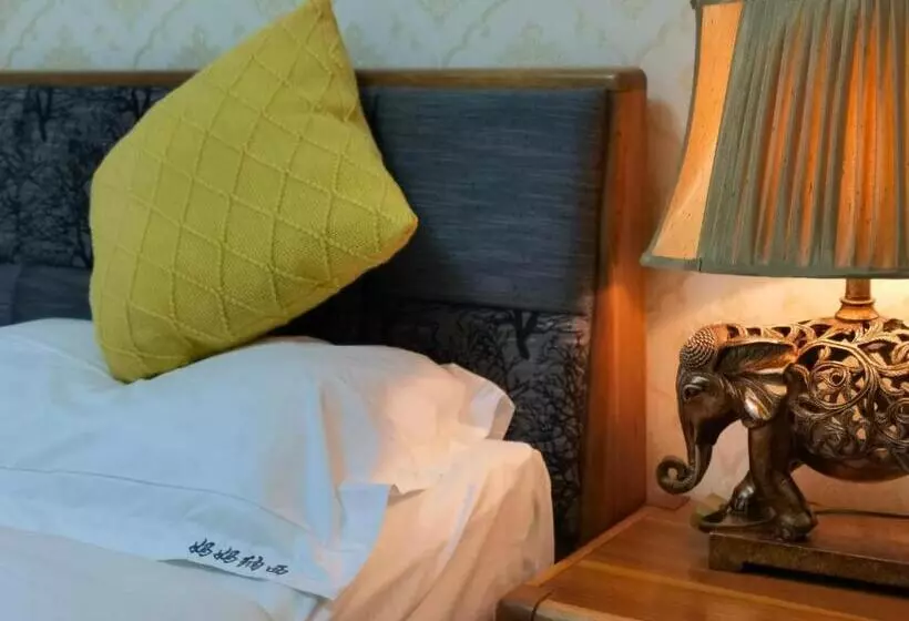 ユースホステル Mama Naxi Guesthouse