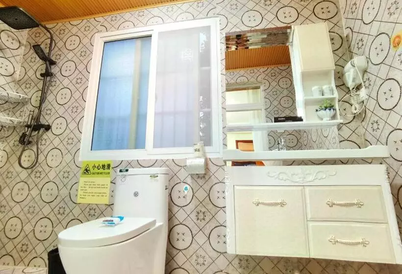 ユースホステル Mama Naxi Guesthouse