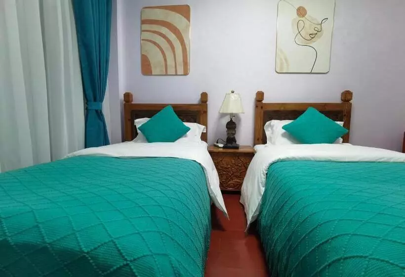 ユースホステル Mama Naxi Guesthouse