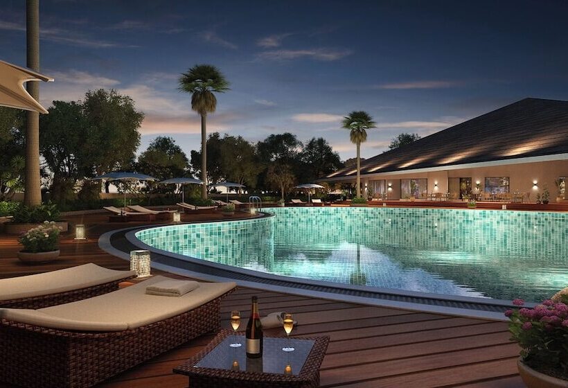 Hotel Ananta Spa & Resort,ajabgarh