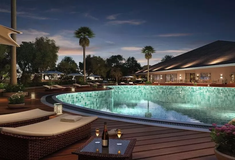 ホテル Ananta Spa & Resort,ajabgarh