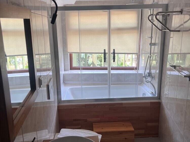 ホテル Teras Orhaniye