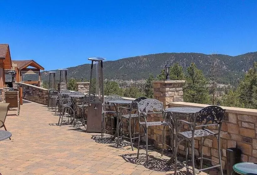 Hotelli Woodland Country Lodge