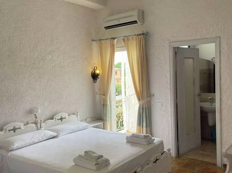 ホテル Al Faro Spiaggia La Cinta Santeodoro