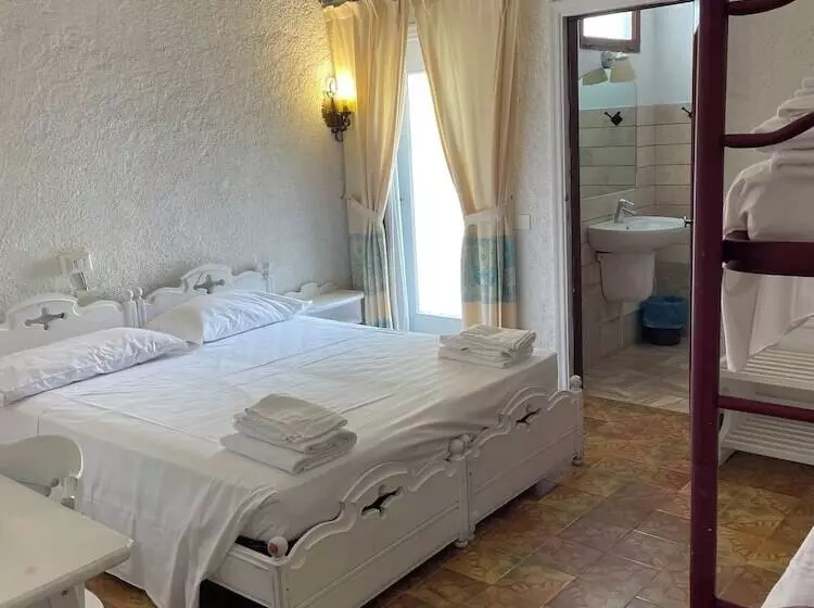 ホテル Al Faro Spiaggia La Cinta Santeodoro