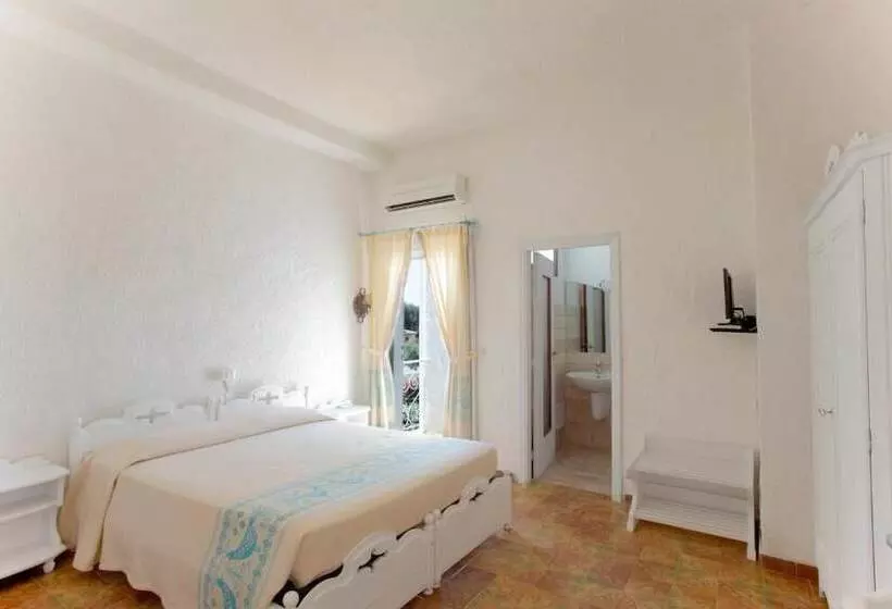 ホテル Al Faro Spiaggia La Cinta Santeodoro