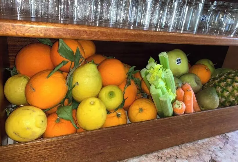 ホテル Al Faro Spiaggia La Cinta Santeodoro
