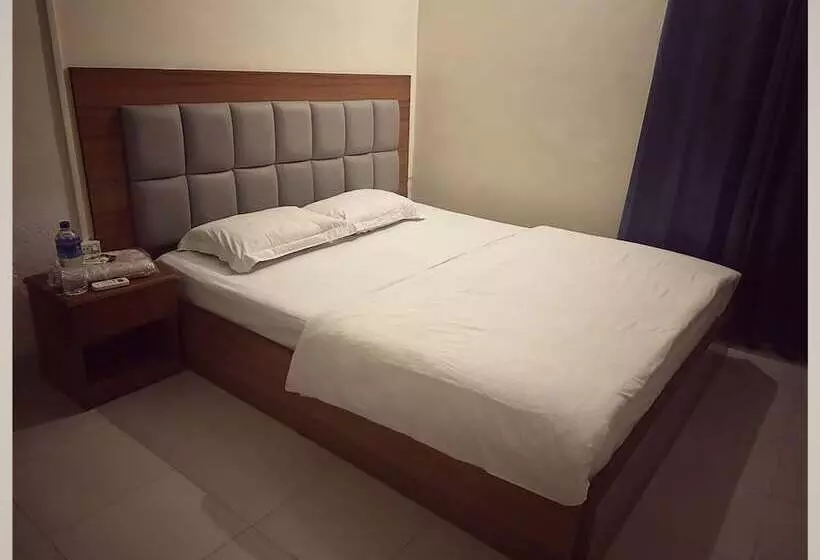 هتل Asroy Guest House