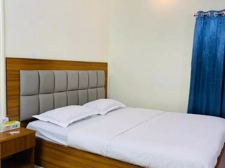 هتل Asroy Guest House