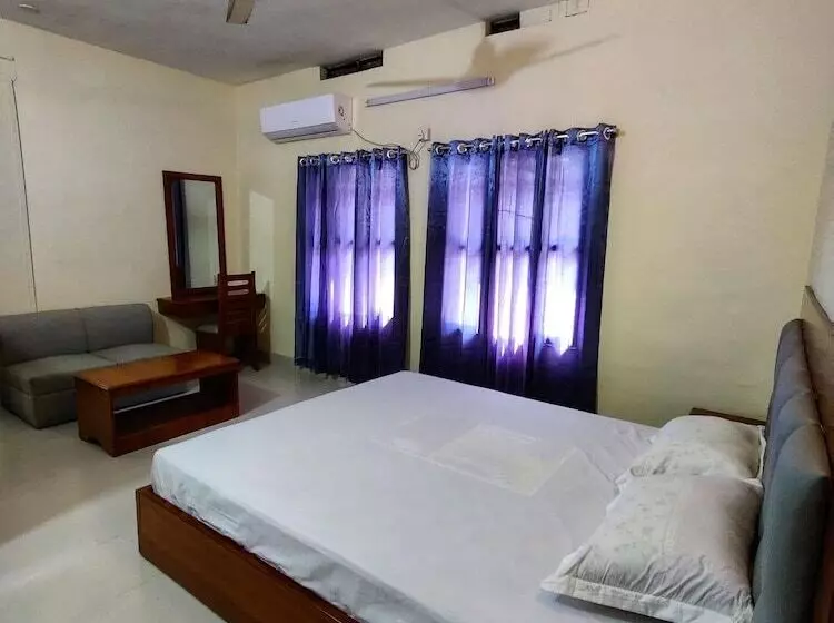 هتل Asroy Guest House