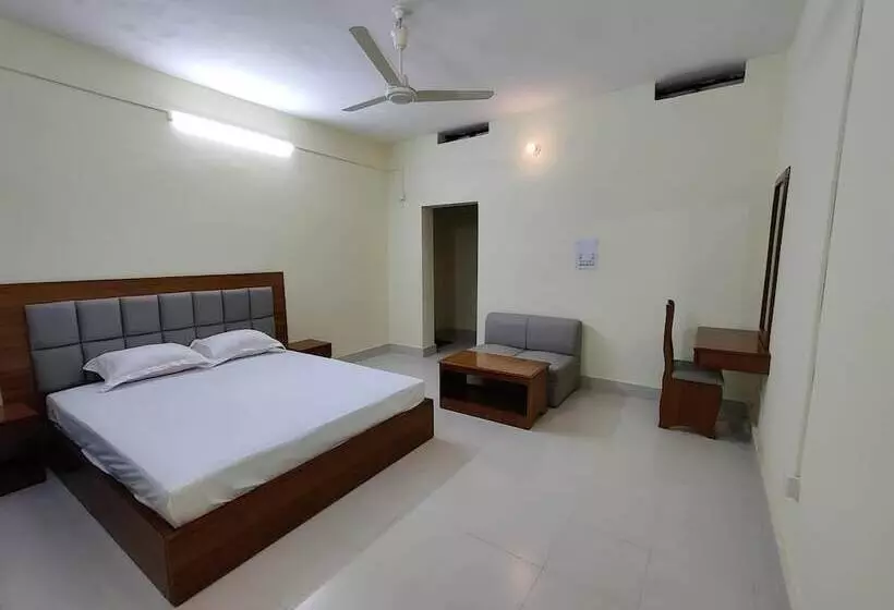 هتل Asroy Guest House