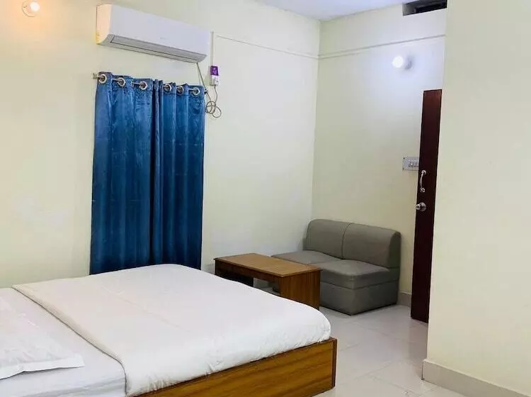 هتل Asroy Guest House