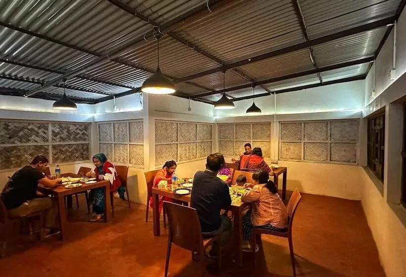 هتل Asroy Guest House
