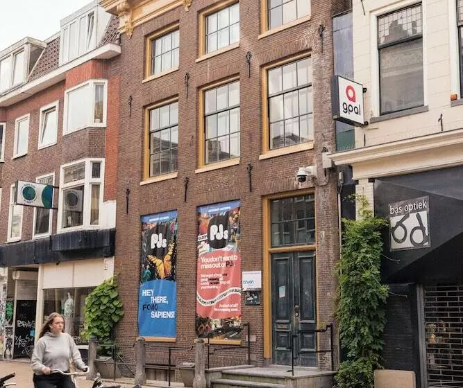 Pjs Hostel