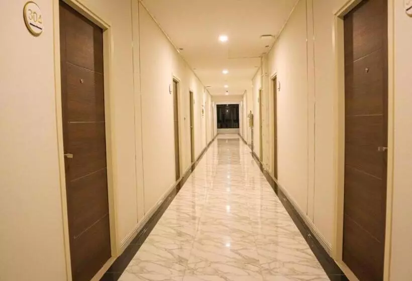 Hotelli โรงแรม ไอยรา ริเวอร์ไรน์ นครพนม