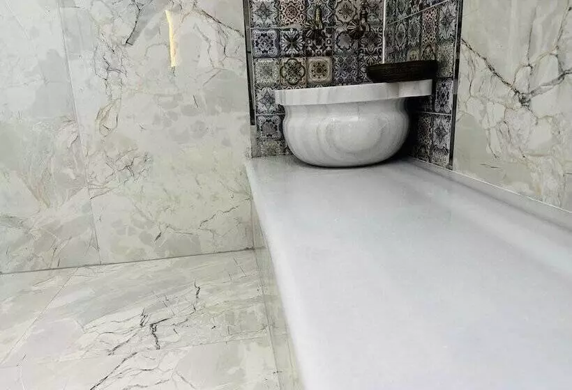 Hotelli Bera Airport