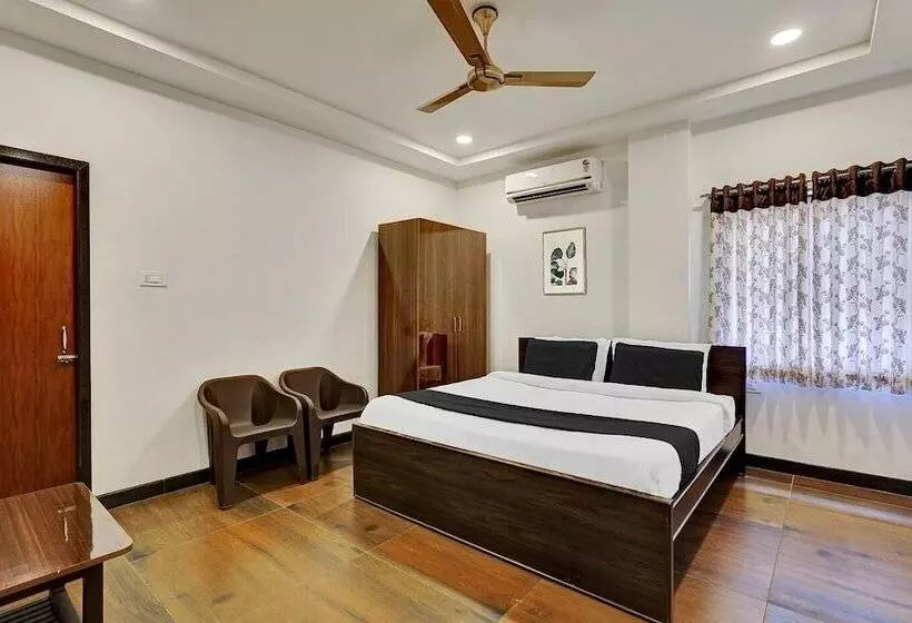 ホテル Medi Konda Grand