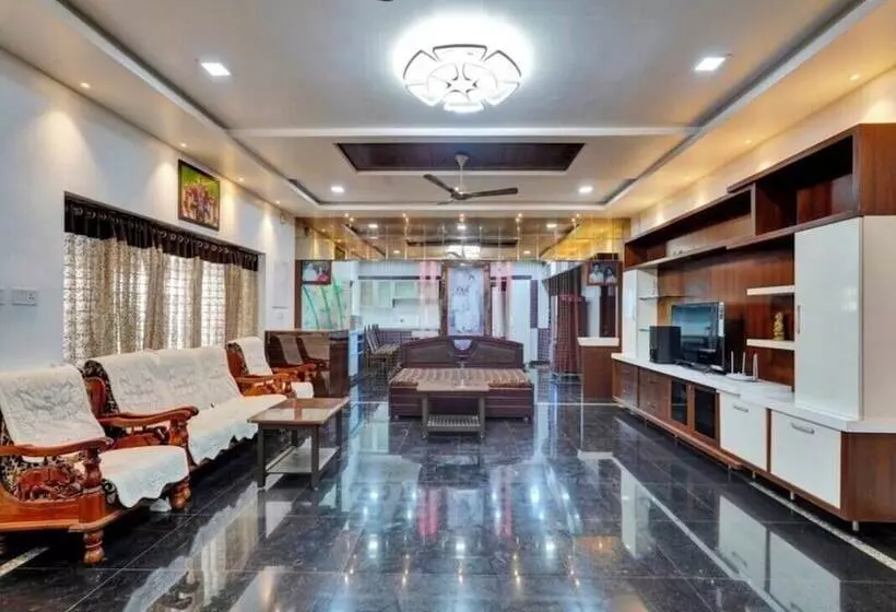 ホテル Medi Konda Grand