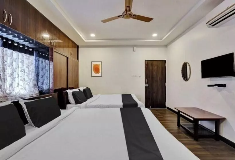 ホテル Medi Konda Grand