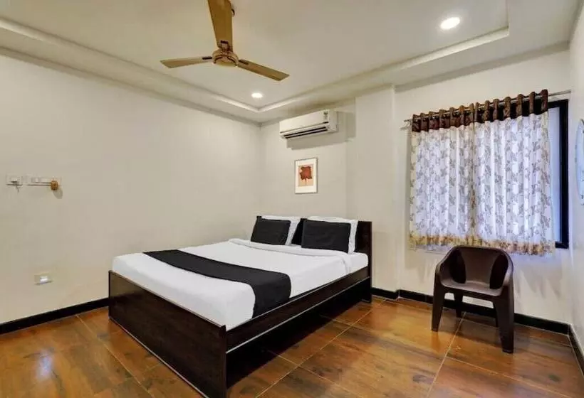 ホテル Medi Konda Grand