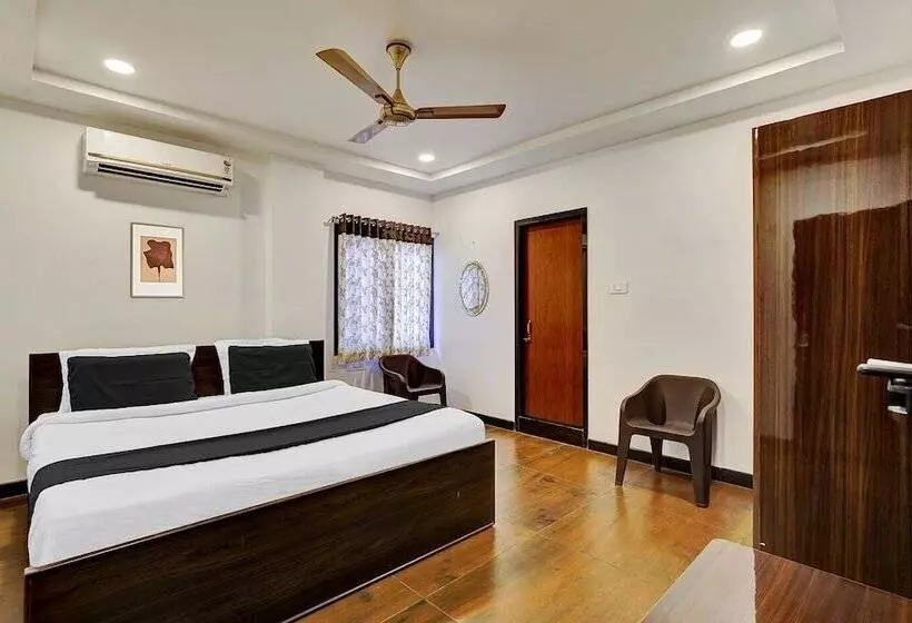 ホテル Medi Konda Grand