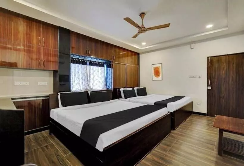 ホテル Medi Konda Grand