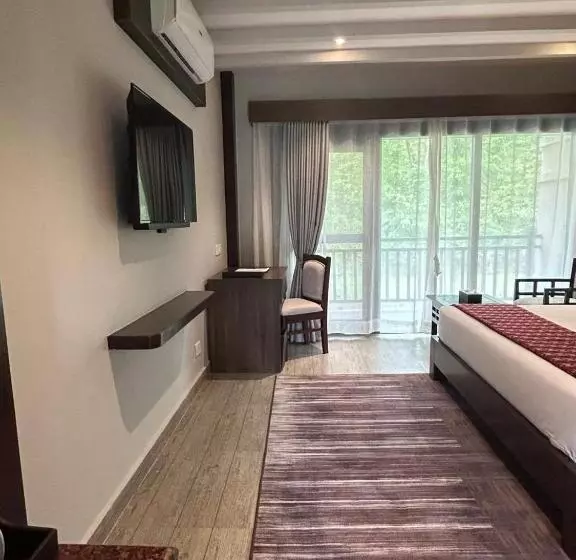 Regenta Resort & Spa By Riverside, Chitwan