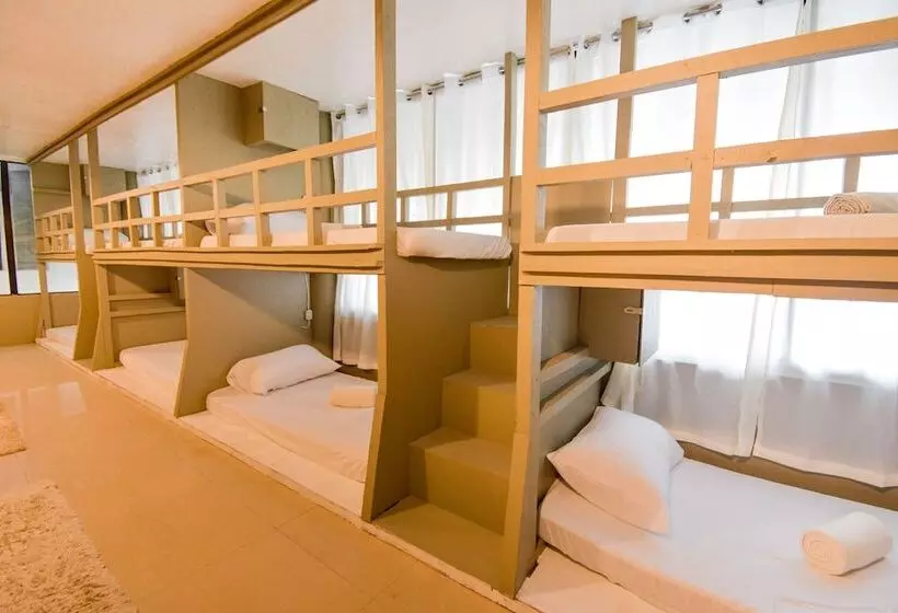 Treasure Isle Backpackers Hostel
