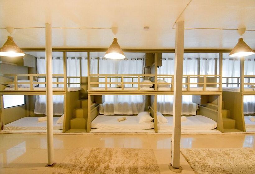 Treasure Isle Backpackers Hostel