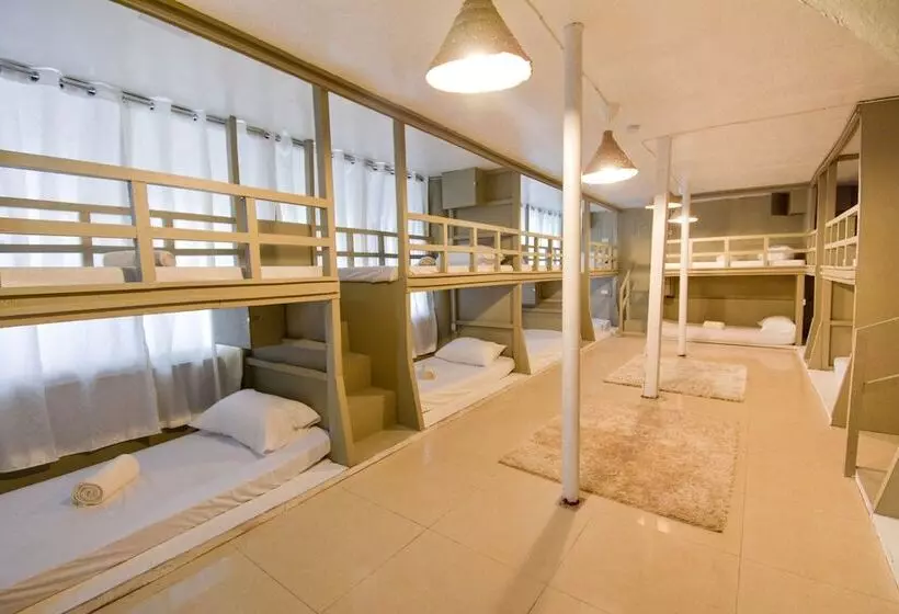 Treasure Isle Backpackers Hostel