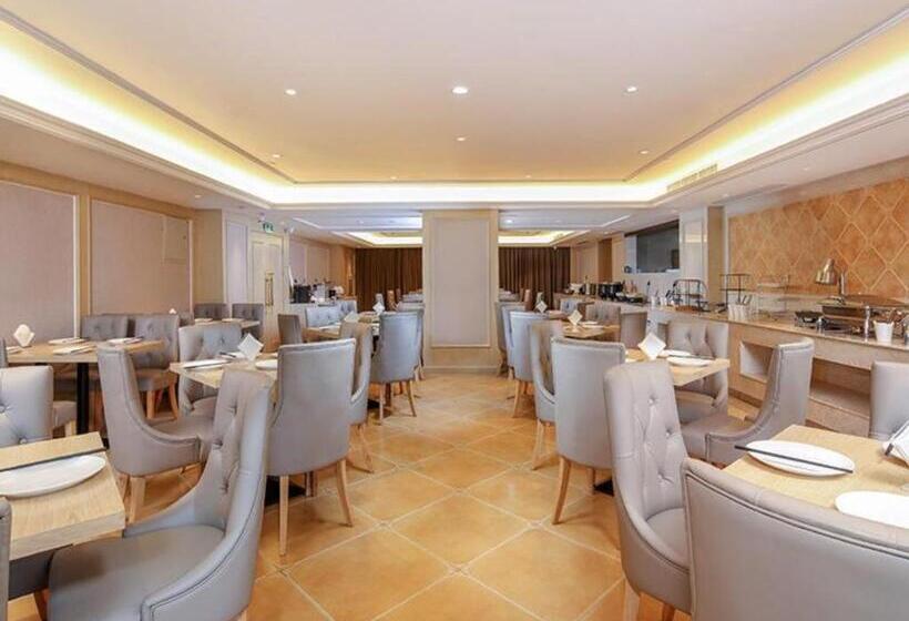 Vienna Hotel Chengdu Xinjin Old Pier Liujianian Metro Station