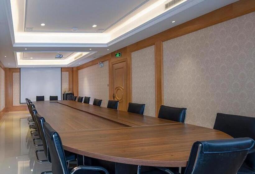 Vienna Hotel Zhengzhou Only Henan Movie Town