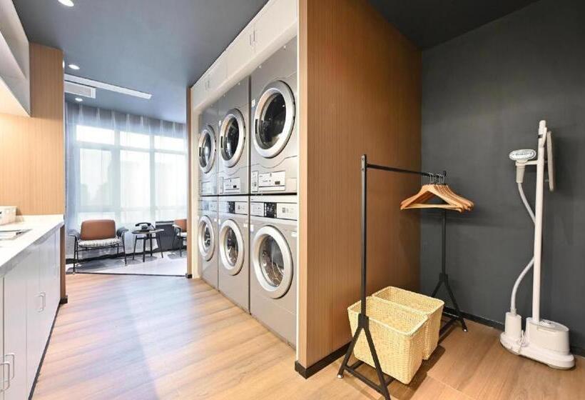 Atour Hotel Tianjin Wuqing High Speed Railway Station Florentia Village